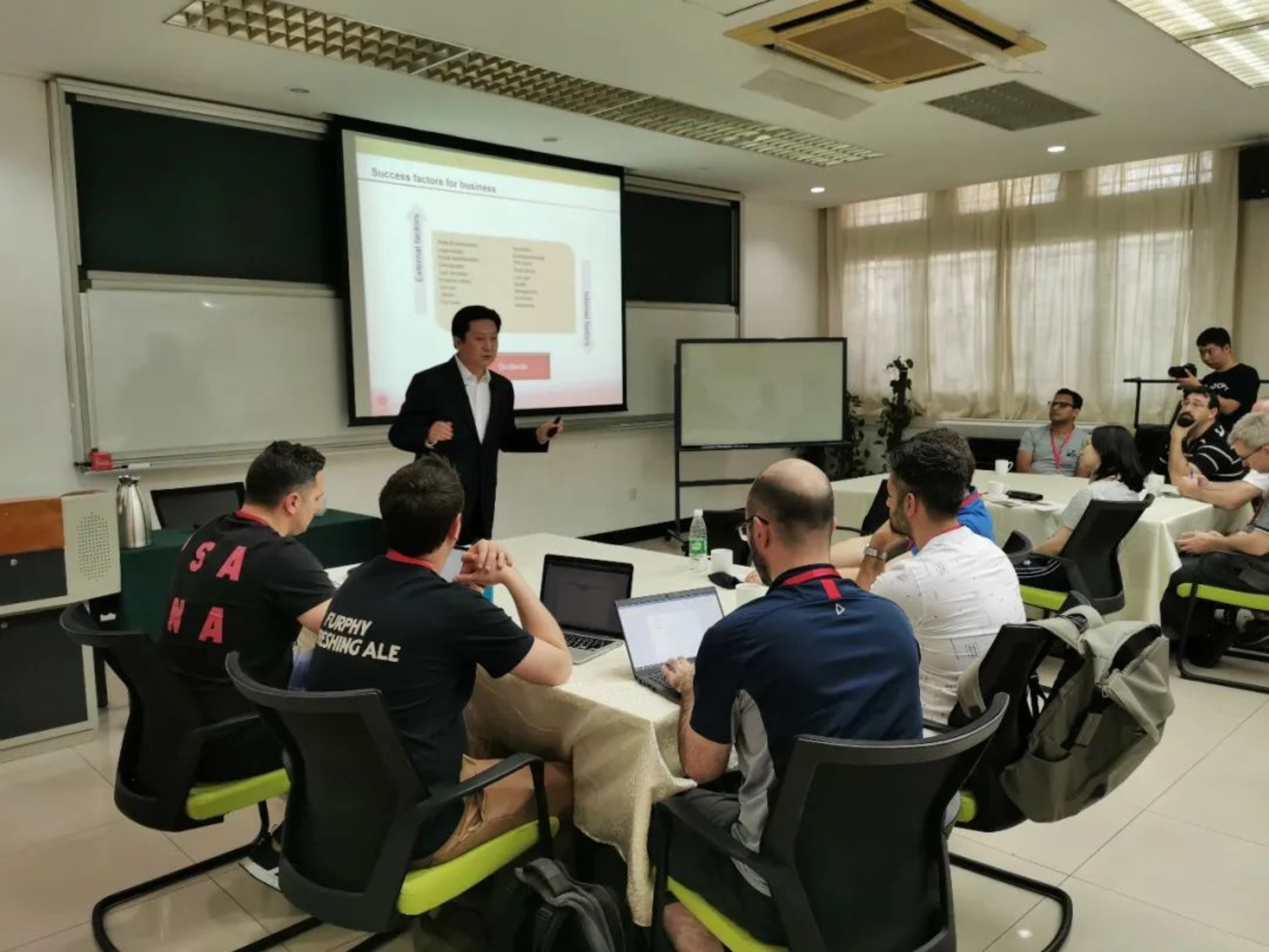 https://mmbiz.qpic.cn/mmbiz_jpg/ibGh4lTFYyoibZrfNsbCLq8TlLjP14rRJXyarAViaKfBokcy91WesdpfHibHhicdRBjN8da63Ur1A6hGbN5snfVgCQQ/640?wx_fmt=jpeg