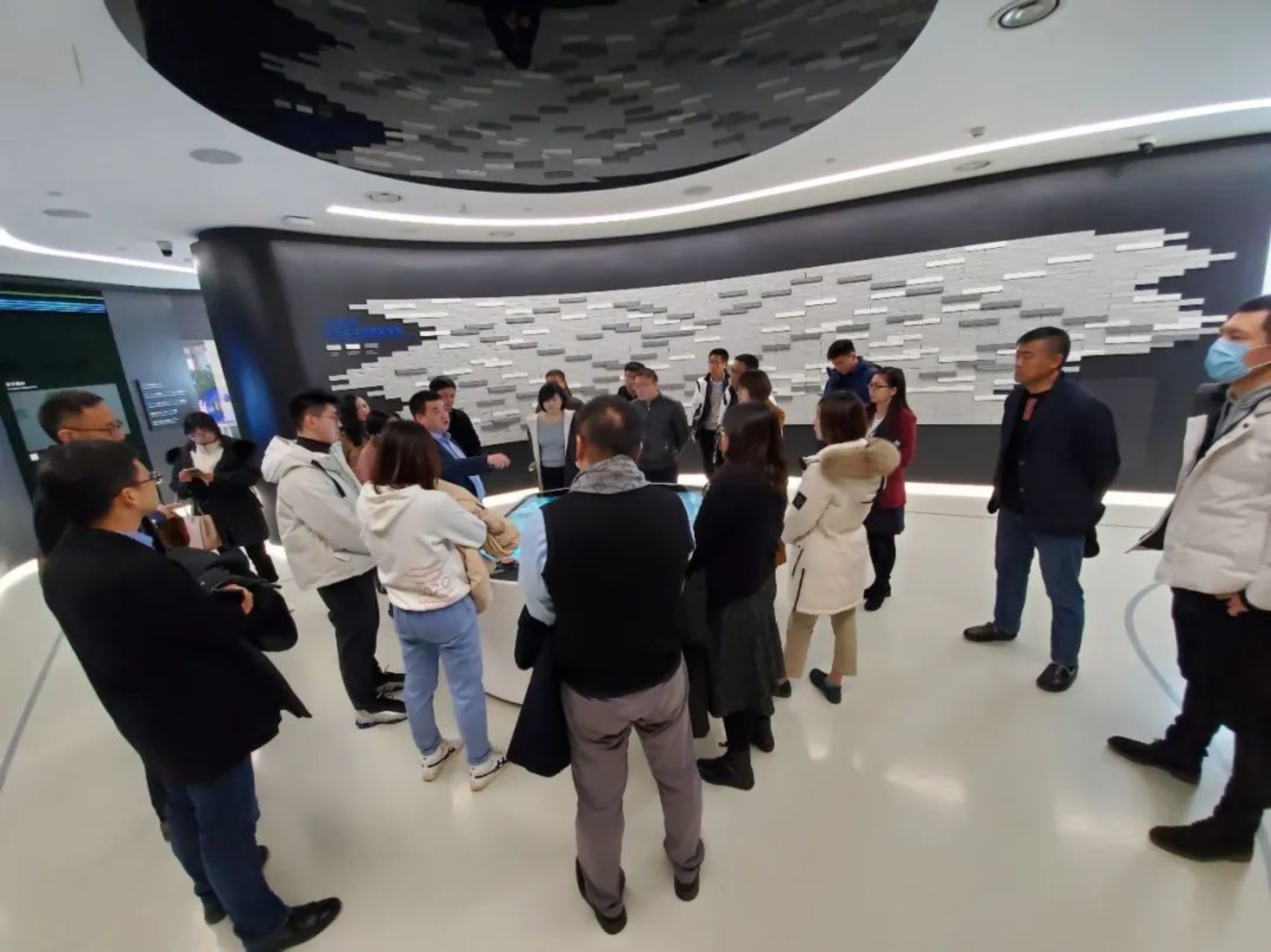 https://mmbiz.qpic.cn/mmbiz_jpg/ibGh4lTFYyo9WSMoPoppwuj1rhmaMu4995ribNEeFnwSvwo7RW1HNuSQia3g2pRhPxCiaCZGhic8qm7r1nLt5mw40Eg/640?wx_fmt=jpeg