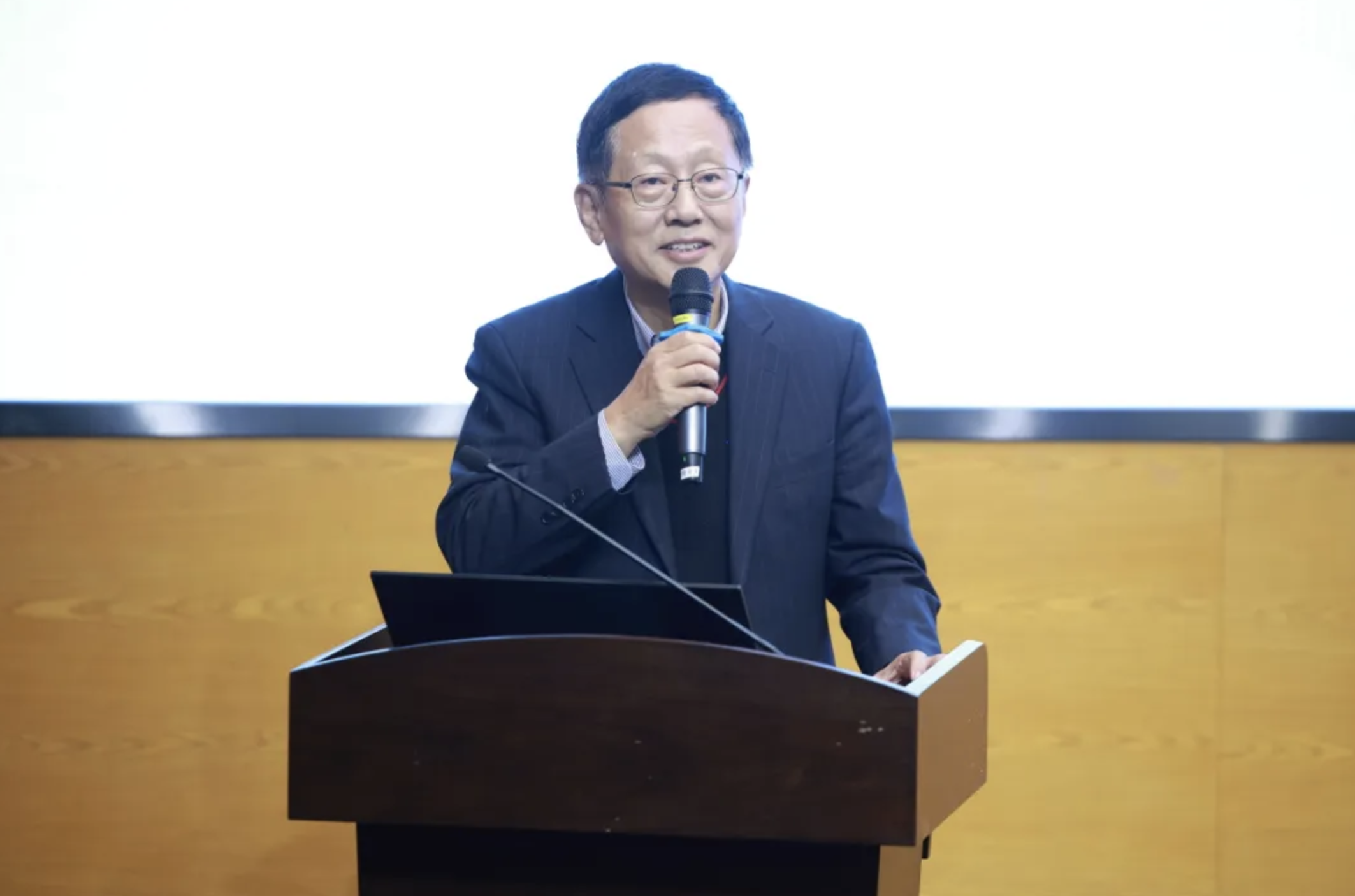 截屏2025-12-10 10.56.24.png