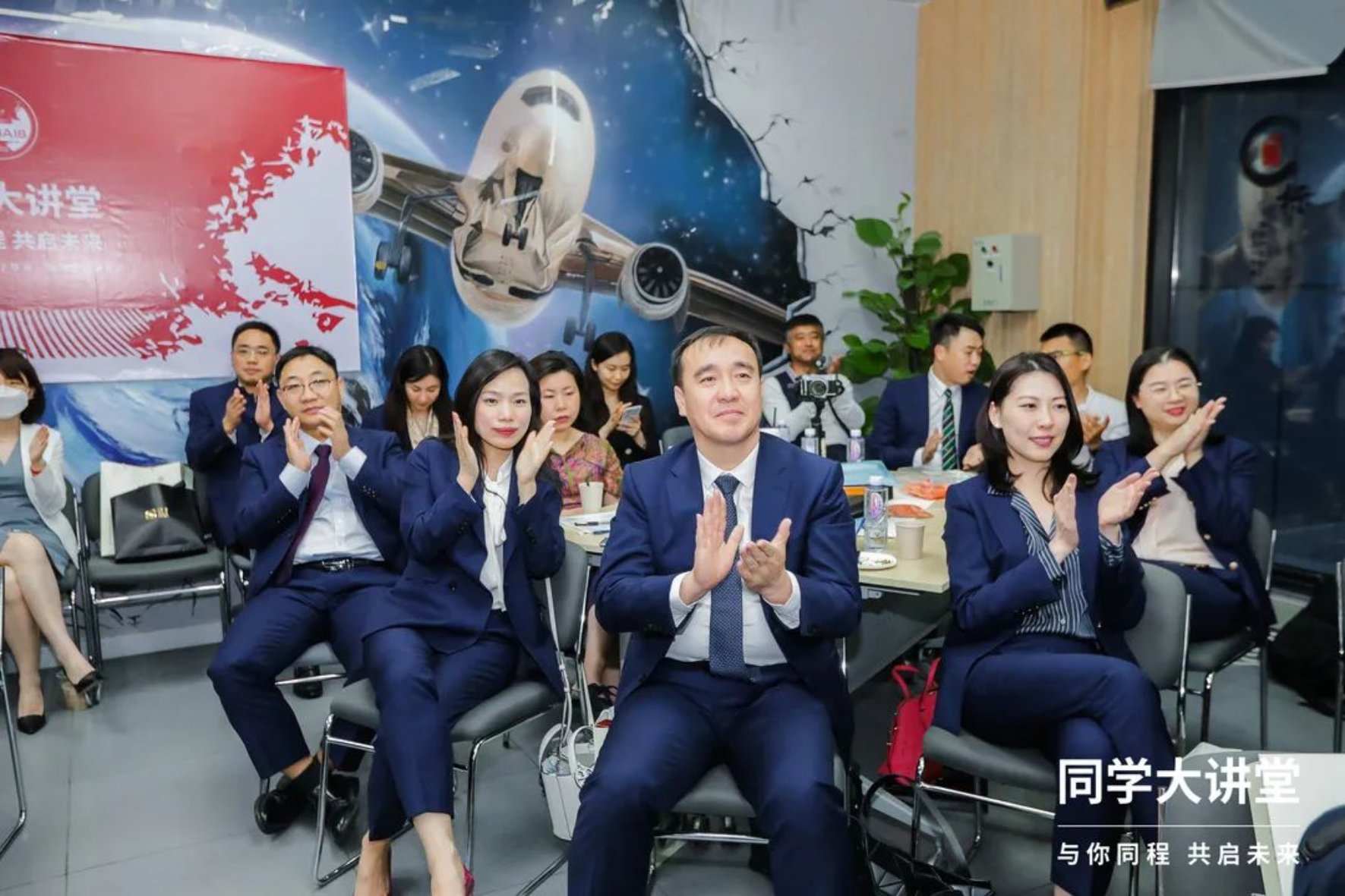 https://mmbiz.qpic.cn/mmbiz_jpg/icYYtflJnb6l7lx8tX55hU1N3SPj5Iupv0zMych8XXQm7WEYy4rGliciboYR8vbibuNw0USAQKWNiahn3zIib3bzXYsw/640?wx_fmt=jpeg