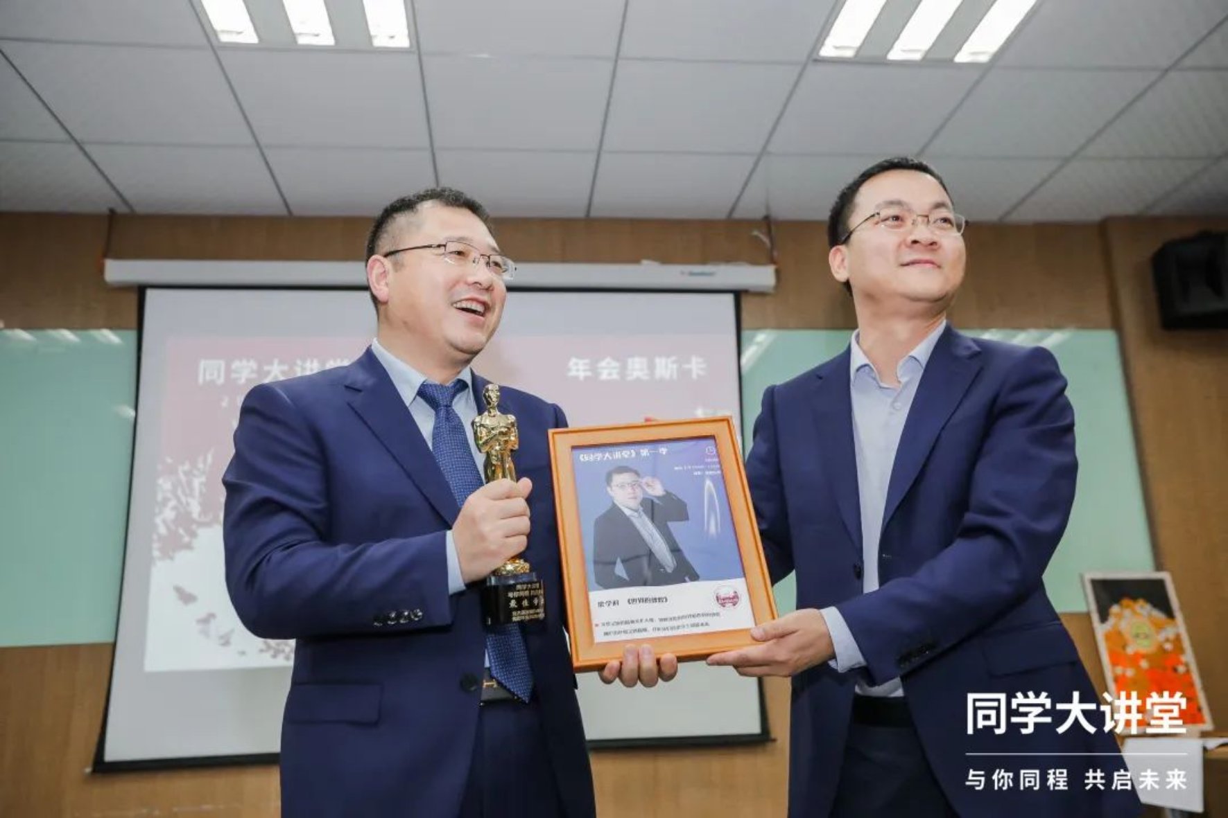 https://mmbiz.qpic.cn/mmbiz_jpg/icYYtflJnb6l7lx8tX55hU1N3SPj5IupvLcvicyH9rk1o5ltcbSZvoL77bqIm4lCmoU6S1ticfCmYzcx9YcibSsQVA/640?wx_fmt=jpeg